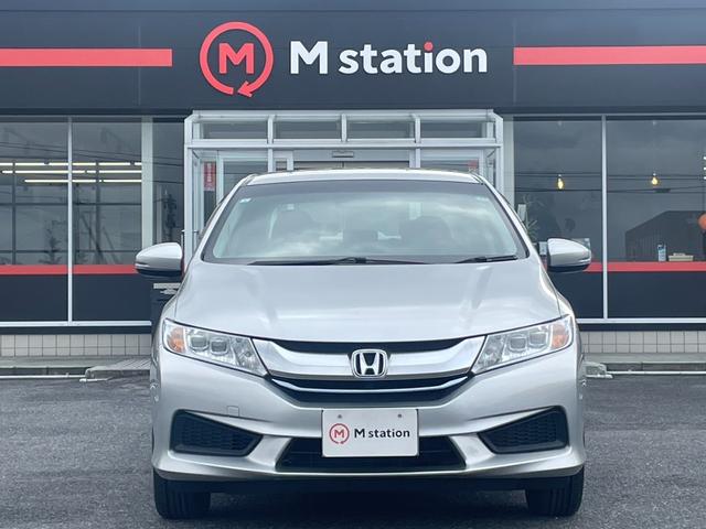 グレイス ハイブリッドLX 4WD インターナビ バックカメラ フルセグ LEDライト クルーズコントロール シートヒーター コンフォートビューPKG リモコンEGスターター VSA エマージェンシーストップシグナル(3枚目)