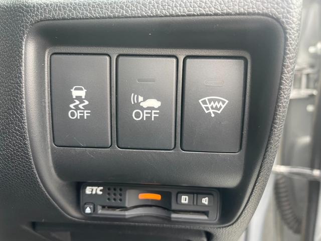 グレイス ハイブリッドLX 4WD インターナビ バックカメラ フルセグ LEDライト クルーズコントロール シートヒーター コンフォートビューPKG リモコンEGスターター VSA エマージェンシーストップシグナル(14枚目)