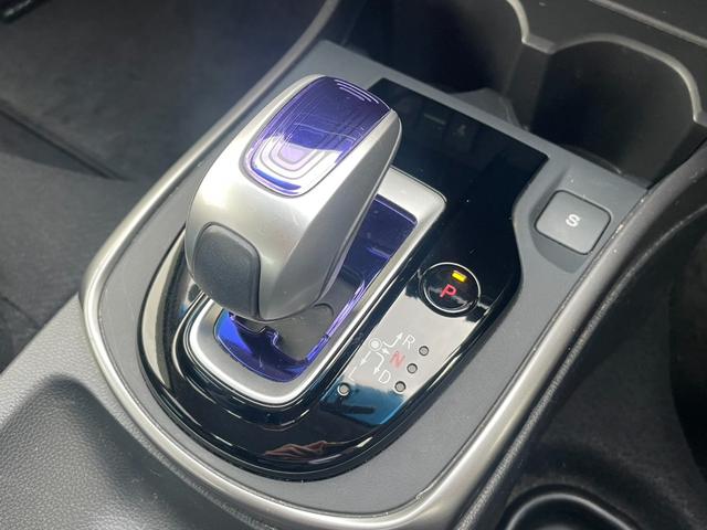 グレイス ハイブリッドLX 4WD インターナビ バックカメラ フルセグ LEDライト クルーズコントロール シートヒーター コンフォートビューPKG リモコンEGスターター VSA エマージェンシーストップシグナル(16枚目)