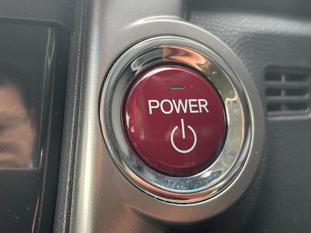 グレイス ハイブリッドLX 4WD インターナビ バックカメラ フルセグ LEDライト クルーズコントロール シートヒーター コンフォートビューPKG リモコンEGスターター VSA エマージェンシーストップシグナル(17枚目)