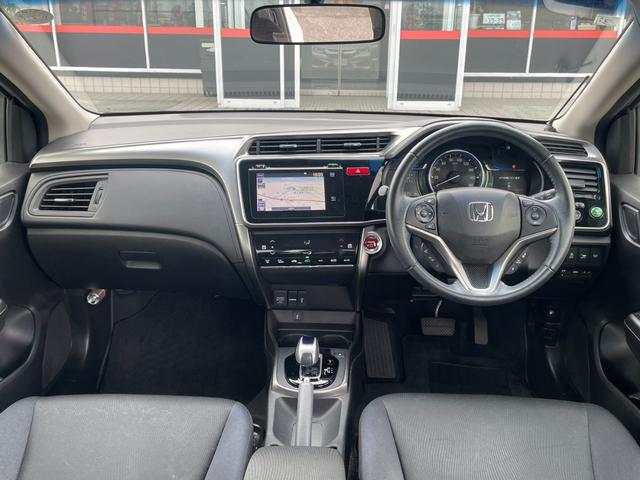 グレイス ハイブリッドLX 4WD インターナビ バックカメラ フルセグ LEDライト クルーズコントロール シートヒーター コンフォートビューPKG リモコンEGスターター VSA エマージェンシーストップシグナル(18枚目)