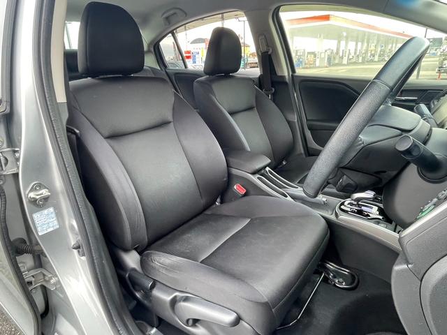 グレイス ハイブリッドLX 4WD インターナビ バックカメラ フルセグ LEDライト クルーズコントロール シートヒーター コンフォートビューPKG リモコンEGスターター VSA エマージェンシーストップシグナル(19枚目)