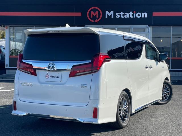 アルファードハイブリッド エグゼクティブラウンジS JBLプレミアムサウンド Wムーンルーフ 寒冷地仕様 パノラミックビューモニター TSS BSM パーキングアシスト デジタルインナーミラー エグゼクティブラウンジシート 3眼LEDライト(2枚目)