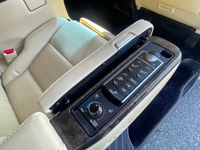 アルファードハイブリッド エグゼクティブラウンジS JBLプレミアムサウンド Wムーンルーフ 寒冷地仕様 パノラミックビューモニター TSS BSM パーキングアシスト デジタルインナーミラー エグゼクティブラウンジシート 3眼LEDライト(15枚目)