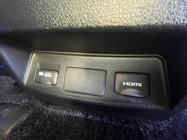 アルファードハイブリッド エグゼクティブラウンジS JBLプレミアムサウンド Wムーンルーフ 寒冷地仕様 パノラミックビューモニター TSS BSM パーキングアシスト デジタルインナーミラー エグゼクティブラウンジシート 3眼LEDライト(17枚目)