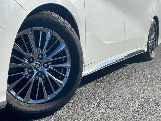 アルファードハイブリッド エグゼクティブラウンジS JBLプレミアムサウンド Wムーンルーフ 寒冷地仕様 パノラミックビューモニター TSS BSM パーキングアシスト デジタルインナーミラー エグゼクティブラウンジシート 3眼LEDライト(52枚目)