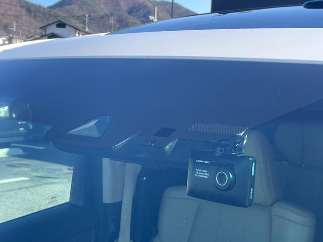 アルファードハイブリッド エグゼクティブラウンジS JBLプレミアムサウンド Wムーンルーフ 寒冷地仕様 パノラミックビューモニター TSS BSM パーキングアシスト デジタルインナーミラー エグゼクティブラウンジシート 3眼LEDライト(58枚目)