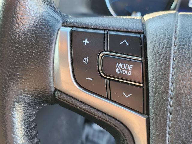 クラウンハイブリッド ロイヤルサルーン　Ｆｏｕｒ　ブラックスタイル　純正ＨＤＤナビ　バックカメラ　ＥＴＣ　ブラックインテリア　フロントパワーシート　純正１７アルミ　フルセグ　Ｂｌｕｅｔｏｏｔｈ　ＨＩＤ　クルーズコントロール　シートヒーター　ステアリングヒーター（13枚目）