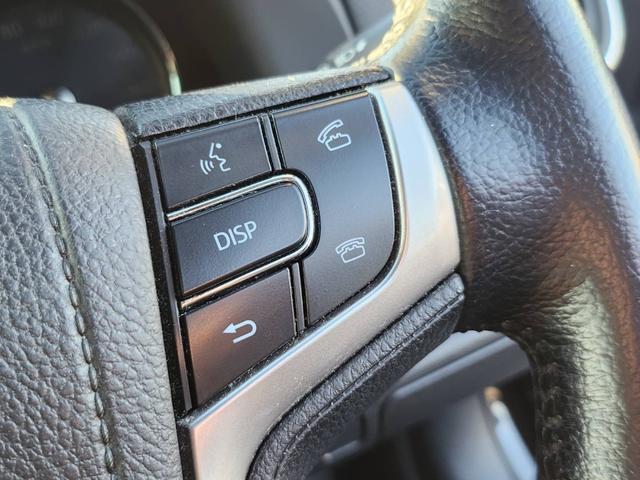 クラウンハイブリッド ロイヤルサルーン　Ｆｏｕｒ　ブラックスタイル　純正ＨＤＤナビ　バックカメラ　ＥＴＣ　ブラックインテリア　フロントパワーシート　純正１７アルミ　フルセグ　Ｂｌｕｅｔｏｏｔｈ　ＨＩＤ　クルーズコントロール　シートヒーター　ステアリングヒーター（14枚目）