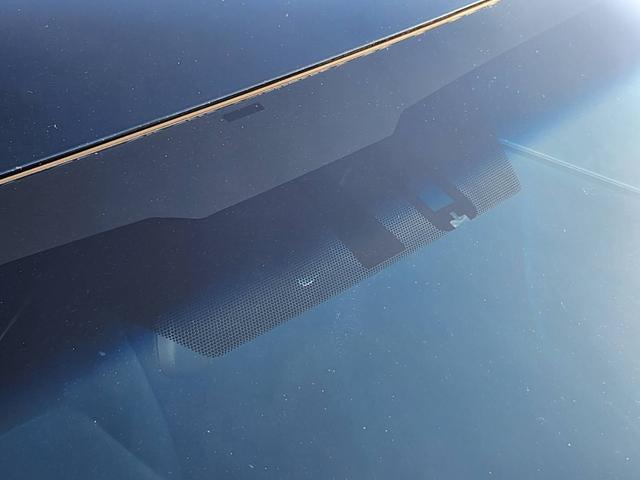 クラウンハイブリッド ロイヤルサルーン　Ｆｏｕｒ　ブラックスタイル　純正ＨＤＤナビ　バックカメラ　ＥＴＣ　ブラックインテリア　フロントパワーシート　純正１７アルミ　フルセグ　Ｂｌｕｅｔｏｏｔｈ　ＨＩＤ　クルーズコントロール　シートヒーター　ステアリングヒーター（32枚目）