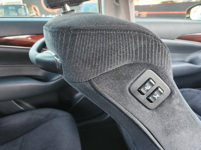 クラウンハイブリッド ロイヤルサルーン　Ｆｏｕｒ　ブラックスタイル　純正ＨＤＤナビ　バックカメラ　ＥＴＣ　ブラックインテリア　フロントパワーシート　純正１７アルミ　フルセグ　Ｂｌｕｅｔｏｏｔｈ　ＨＩＤ　クルーズコントロール　シートヒーター　ステアリングヒーター（38枚目）