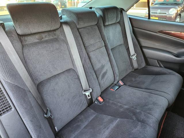 クラウンハイブリッド ロイヤルサルーン　Ｆｏｕｒ　ブラックスタイル　純正ＨＤＤナビ　バックカメラ　ＥＴＣ　ブラックインテリア　フロントパワーシート　純正１７アルミ　フルセグ　Ｂｌｕｅｔｏｏｔｈ　ＨＩＤ　クルーズコントロール　シートヒーター　ステアリングヒーター（41枚目）