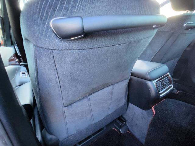 クラウンハイブリッド ロイヤルサルーン　Ｆｏｕｒ　ブラックスタイル　純正ＨＤＤナビ　バックカメラ　ＥＴＣ　ブラックインテリア　フロントパワーシート　純正１７アルミ　フルセグ　Ｂｌｕｅｔｏｏｔｈ　ＨＩＤ　クルーズコントロール　シートヒーター　ステアリングヒーター（43枚目）