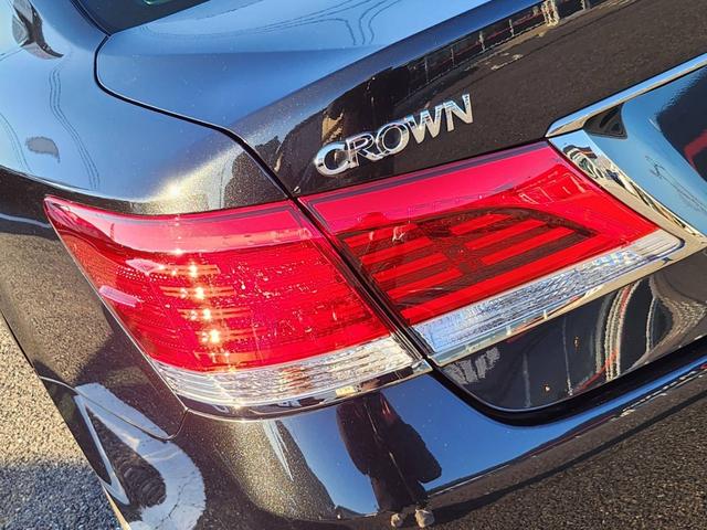 クラウンハイブリッド ロイヤルサルーン　Ｆｏｕｒ　ブラックスタイル　純正ＨＤＤナビ　バックカメラ　ＥＴＣ　ブラックインテリア　フロントパワーシート　純正１７アルミ　フルセグ　Ｂｌｕｅｔｏｏｔｈ　ＨＩＤ　クルーズコントロール　シートヒーター　ステアリングヒーター（60枚目）