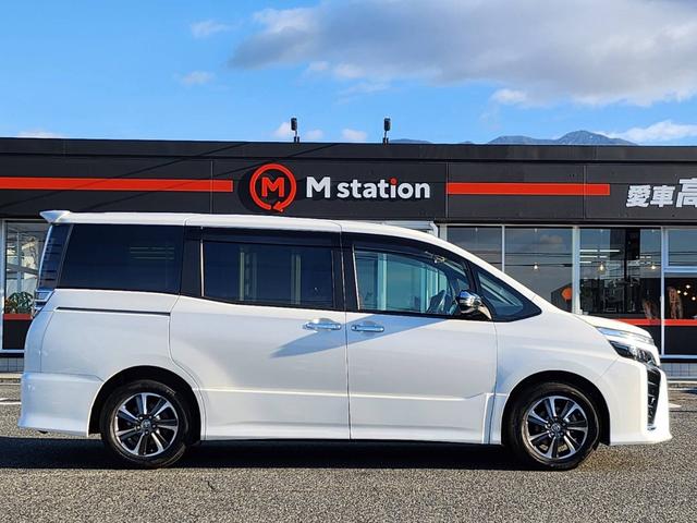 ヴォクシー ＺＳ　煌ＩＩ　ワンオーナー　ドラレコ　ＥＴＣ２．０　バックカメラ　両側電動スライドドア　Ｐセンサー　横滑り防止装置　スマートキー　プッシュスタート　純正アルミ　純正９型ナビ（6枚目）