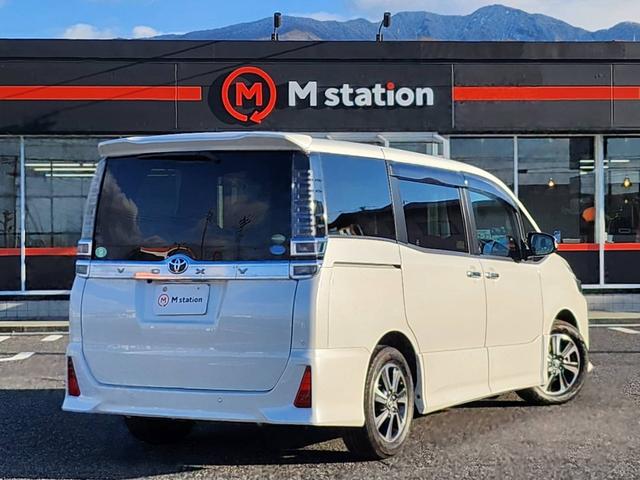 ヴォクシー ＺＳ　煌ＩＩ　ワンオーナー　ドラレコ　ＥＴＣ２．０　バックカメラ　両側電動スライドドア　Ｐセンサー　横滑り防止装置　スマートキー　プッシュスタート　純正アルミ　純正９型ナビ（7枚目）