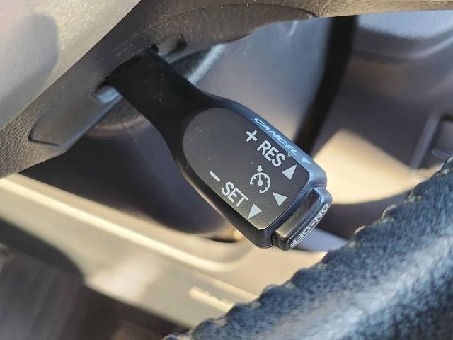 ヴォクシー ＺＳ　煌ＩＩ　ワンオーナー　ドラレコ　ＥＴＣ２．０　バックカメラ　両側電動スライドドア　Ｐセンサー　横滑り防止装置　スマートキー　プッシュスタート　純正アルミ　純正９型ナビ（12枚目）