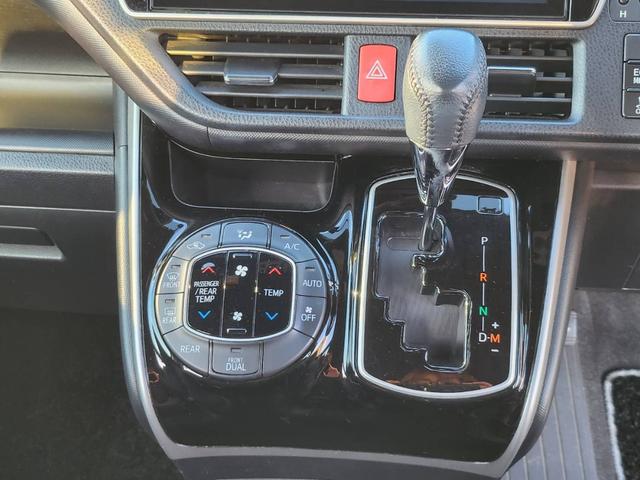 ヴォクシー ＺＳ　煌ＩＩ　ワンオーナー　ドラレコ　ＥＴＣ２．０　バックカメラ　両側電動スライドドア　Ｐセンサー　横滑り防止装置　スマートキー　プッシュスタート　純正アルミ　純正９型ナビ（19枚目）