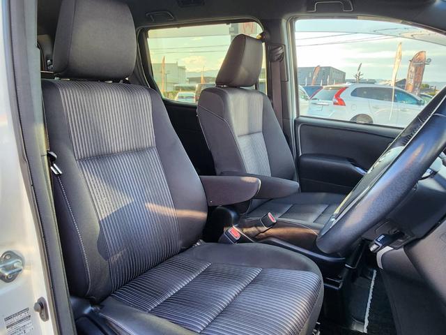 ヴォクシー ＺＳ　煌ＩＩ　ワンオーナー　ドラレコ　ＥＴＣ２．０　バックカメラ　両側電動スライドドア　Ｐセンサー　横滑り防止装置　スマートキー　プッシュスタート　純正アルミ　純正９型ナビ（36枚目）