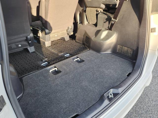 ヴォクシー ＺＳ　煌ＩＩ　ワンオーナー　ドラレコ　ＥＴＣ２．０　バックカメラ　両側電動スライドドア　Ｐセンサー　横滑り防止装置　スマートキー　プッシュスタート　純正アルミ　純正９型ナビ（58枚目）