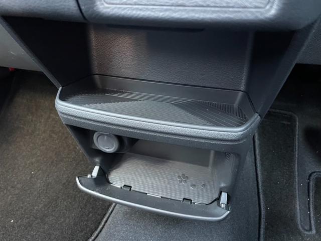 サクラ Ｘ　９型メモリーナビ　アラウンドビューモニター　エマージェンシーブレーキ　ＬＥＤライト　スマートキー　純正１４アルミ　ステアリングスイッチ　６スピーカー　オートエアコン　インテリジェントＬＩ　ＶＤＣ（33枚目）