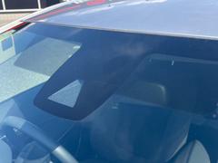 レーダーやカメラを使った運転支援システム、予防安全装置等、先進技術が充実しております！ 6
