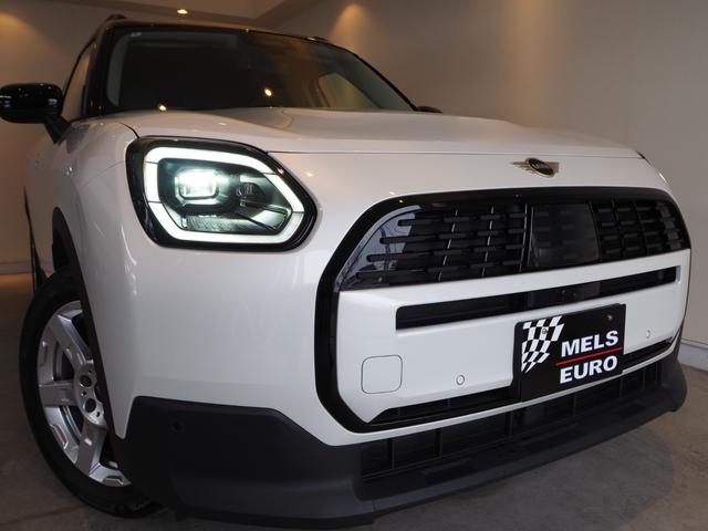 ＭＩＮＩ カントリーマンＤ　クラシック・トリム　Ｍパッケージ・ハーマンカードン・メモリ付パワーシート・純正ナビ・ワイヤレス充電・ミラー型ＥＴＣ・サラウンドビューカメラ・電動リアゲート・シート＆ステアヒーター・１８インチホイール・禁煙車（12枚目）
