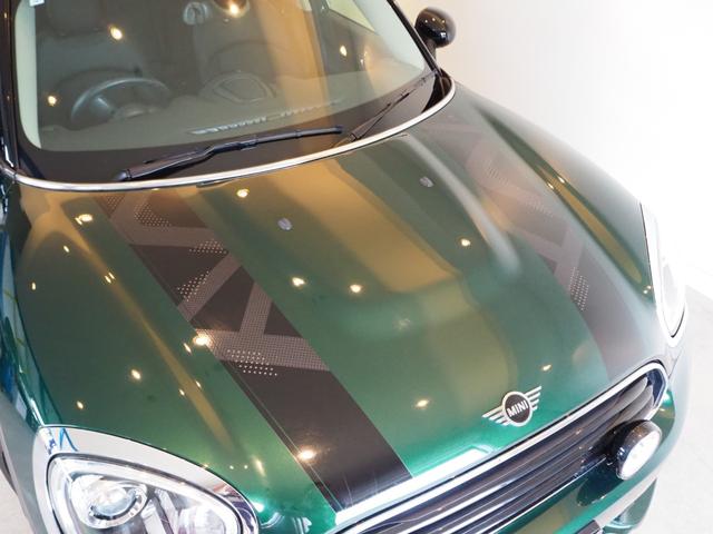 ＭＩＮＩ クロスオーバー　ノーフォークエディション　ーフォークエディション　禁煙車　ワンオーナー　全国３００台限定車　専用ボンネットストライプ　専用ネームバッジ　専用シート　純正ＨＤＤナビ　アダプティブＬＥＤヘッドライト　バックカメラ（5枚目）