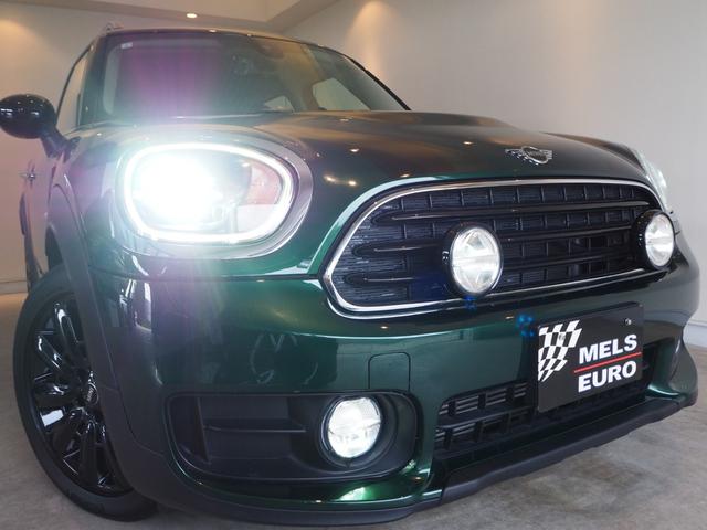 ＭＩＮＩ クロスオーバー　ノーフォークエディション　ーフォークエディション　禁煙車　ワンオーナー　全国３００台限定車　専用ボンネットストライプ　専用ネームバッジ　専用シート　純正ＨＤＤナビ　アダプティブＬＥＤヘッドライト　バックカメラ（6枚目）