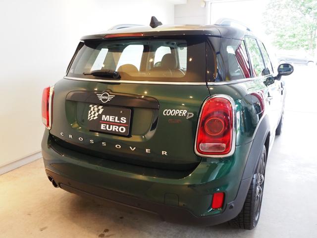 ＭＩＮＩ クロスオーバー　ノーフォークエディション　ーフォークエディション　禁煙車　ワンオーナー　全国３００台限定車　専用ボンネットストライプ　専用ネームバッジ　専用シート　純正ＨＤＤナビ　アダプティブＬＥＤヘッドライト　バックカメラ（10枚目）