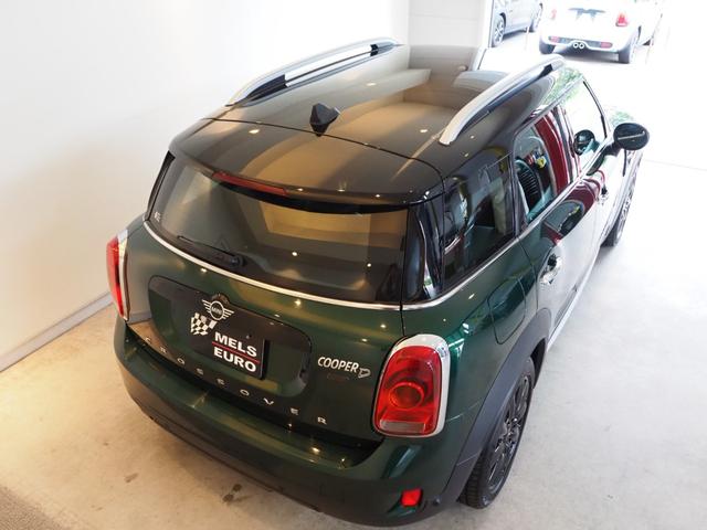 ＭＩＮＩ クロスオーバー　ノーフォークエディション　ーフォークエディション　禁煙車　ワンオーナー　全国３００台限定車　専用ボンネットストライプ　専用ネームバッジ　専用シート　純正ＨＤＤナビ　アダプティブＬＥＤヘッドライト　バックカメラ（12枚目）