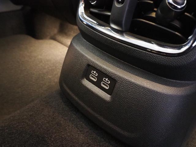 ＭＩＮＩ クロスオーバー　ノーフォークエディション　ーフォークエディション　禁煙車　ワンオーナー　全国３００台限定車　専用ボンネットストライプ　専用ネームバッジ　専用シート　純正ＨＤＤナビ　アダプティブＬＥＤヘッドライト　バックカメラ（18枚目）