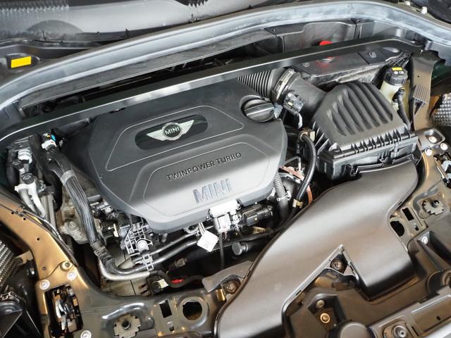 ＭＩＮＩ クロスオーバー　ノーフォークエディション　ーフォークエディション　禁煙車　ワンオーナー　全国３００台限定車　専用ボンネットストライプ　専用ネームバッジ　専用シート　純正ＨＤＤナビ　アダプティブＬＥＤヘッドライト　バックカメラ（25枚目）