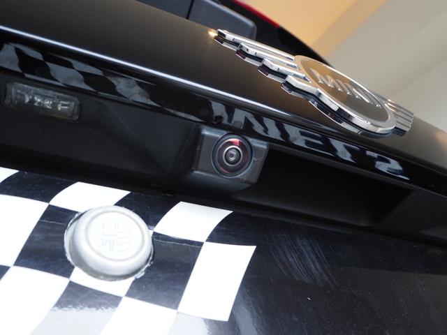 ＭＩＮＩ クロスオーバー　ノーフォークエディション　ーフォークエディション　禁煙車　ワンオーナー　全国３００台限定車　専用ボンネットストライプ　専用ネームバッジ　専用シート　純正ＨＤＤナビ　アダプティブＬＥＤヘッドライト　バックカメラ（33枚目）