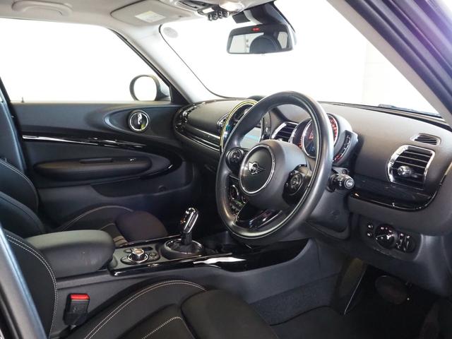 ＭＩＮＩ クーパーＳ　クラブマン　オール４　ペッパーパッケージ　１７インチアロイホイール　アクティブクルーズコントロール　純正ナビゲーション　リアビューカメラ　フロント＆リアＰＤＣ　ＬＥＤヘッドライト　禁煙車（17枚目）