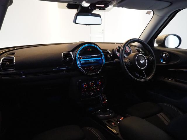 ＭＩＮＩ クーパーＳ　クラブマン　オール４　ペッパーパッケージ　１７インチアロイホイール　アクティブクルーズコントロール　純正ナビゲーション　リアビューカメラ　フロント＆リアＰＤＣ　ＬＥＤヘッドライト　禁煙車（20枚目）