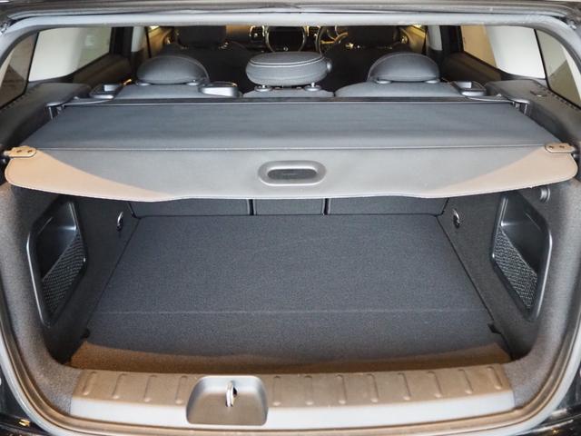 ＭＩＮＩ クーパーＳ　クラブマン　オール４　ペッパーパッケージ　１７インチアロイホイール　アクティブクルーズコントロール　純正ナビゲーション　リアビューカメラ　フロント＆リアＰＤＣ　ＬＥＤヘッドライト　禁煙車（40枚目）