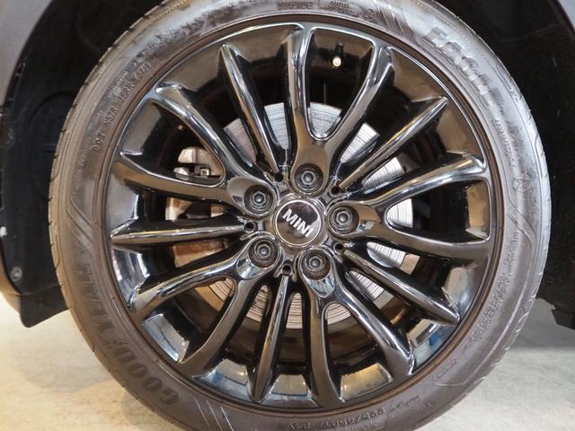 ＭＩＮＩ クーパーＳ　クラブマン　オール４　ペッパーパッケージ　１７インチアロイホイール　アクティブクルーズコントロール　純正ナビゲーション　リアビューカメラ　フロント＆リアＰＤＣ　ＬＥＤヘッドライト　禁煙車（48枚目）