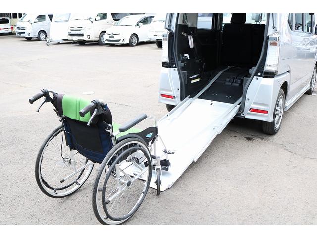 福祉車両 660 カスタムG 車いす仕様車 4名乗車 2WD 福祉車両 折り畳みスロープ 4人乗り 車椅子1脚固定可能 電動ウインチ ギャザーズナビ ETC プッシュスタート 横滑り防止 LEDヘッドライト フォグライト 福祉タクシー登録もお気軽にご相談下さい(17枚目)