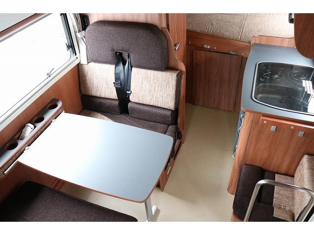 カムロード 　キャンピングカー　キャブコン　ナッツＲＶ　クレア５．３Ｘ　家庭用エアコン　マックスファン　トリプルサブバッテリー　走行充電　外部充電　インバーター　冷蔵庫　サイドオーニング　電子レンジ　ＦＦヒーター（12枚目）