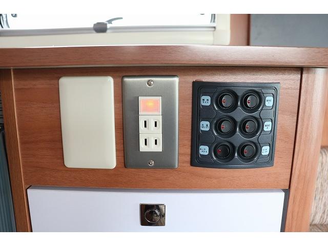 カムロード 　キャンピングカー　キャブコン　ナッツＲＶ　クレア５．３Ｘ　家庭用エアコン　マックスファン　トリプルサブバッテリー　走行充電　外部充電　インバーター　冷蔵庫　サイドオーニング　電子レンジ　ＦＦヒーター（18枚目）