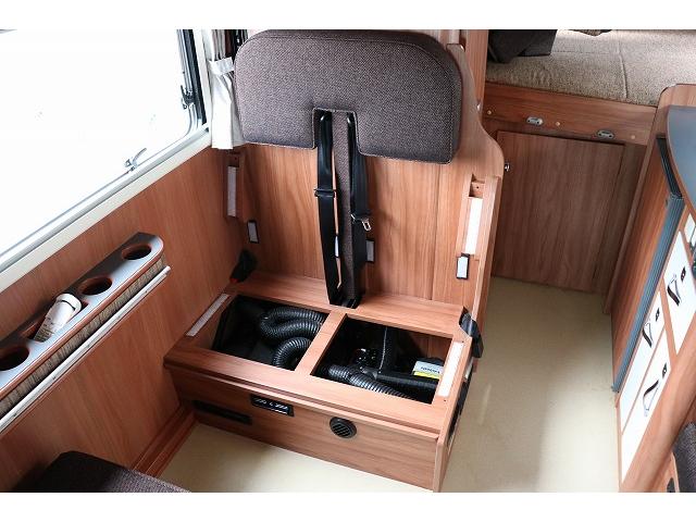 カムロード 　キャンピングカー　キャブコン　ナッツＲＶ　クレア５．３Ｘ　家庭用エアコン　マックスファン　トリプルサブバッテリー　走行充電　外部充電　インバーター　冷蔵庫　サイドオーニング　電子レンジ　ＦＦヒーター（36枚目）