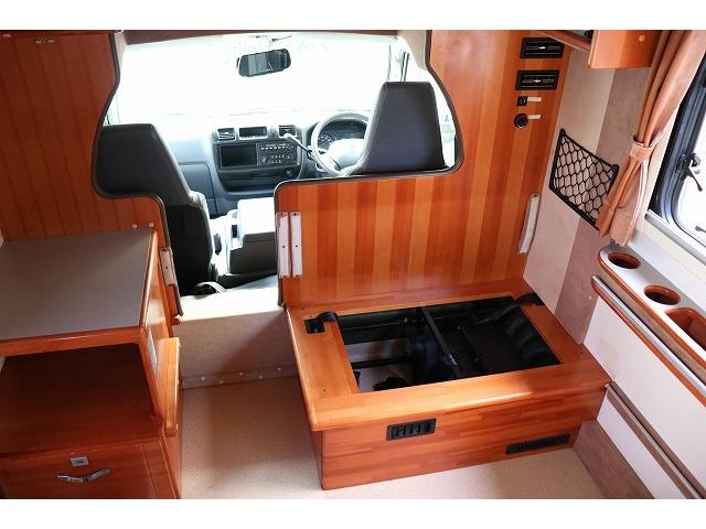 バネットトラック  キャンピングカー キャブコン 東和モータース カービィR2B 4WD ベバストFFヒーター シングルサブバッテリー 走行充電 冷蔵庫 シンク 外部電源 常設2段ベッドレイアウト(28枚目)