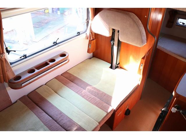 バネットトラック  キャンピングカー キャブコン 東和モータース カービィR2B 4WD ベバストFFヒーター シングルサブバッテリー 走行充電 冷蔵庫 シンク 外部電源 常設2段ベッドレイアウト(45枚目)