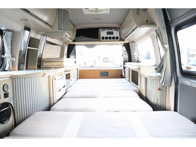 ハイエースバン キャンピングカー バンコン ホワイトハウス コンパスドルク FFヒーター DCクーラー マックスファン インバーター 冷蔵庫 リチウムイオンバッテリー 電子レンジ 外部充電(41枚目)