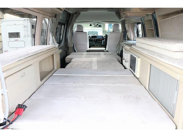 ハイエースバン キャンピングカー バンコン ホワイトハウス コンパスドルク FFヒーター DCクーラー マックスファン インバーター 冷蔵庫 リチウムイオンバッテリー 電子レンジ 外部充電(47枚目)