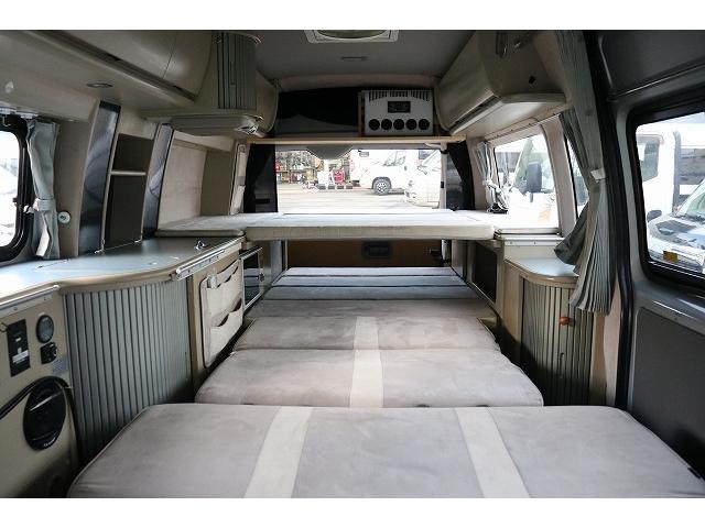 ハイエースバン キャンピングカー バンコン ホワイトハウス コンパスドルク FFヒーター DCクーラー マックスファン インバーター 冷蔵庫 リチウムイオンバッテリー 電子レンジ 外部充電(52枚目)