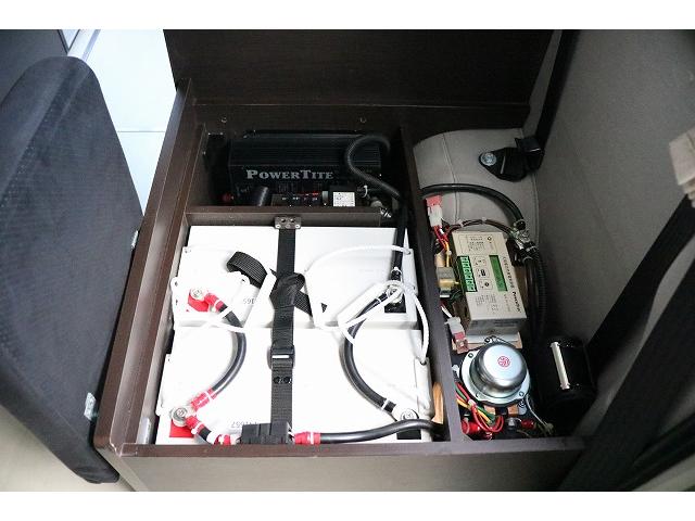 仕様・装備にこだわり、日本全国より厳選した車両を展示しています。全国に出張買取りも出ておりますので、お車のことならなんでもご相談下さい。