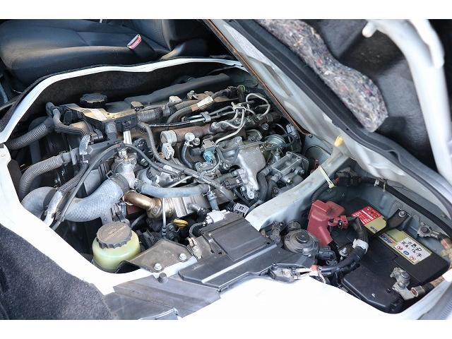 プライベートな空間で移動や食事ができ、感染症の予防にも役立つツールとしてキャンピングカーの需要が増えております。