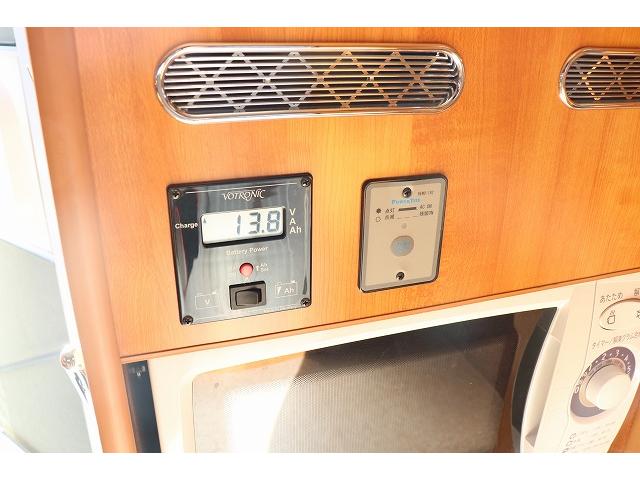 カムロード 　キャンピングカー　キャブコン　バンテック　ジル４８０スキップ　家庭用エアコン　トリプルサブバッテリー　ソーラーパネル　ＦＦヒーター　走行充電　外部充電　１５００Ｗインバーター　冷蔵庫　電子レンジ（12枚目）